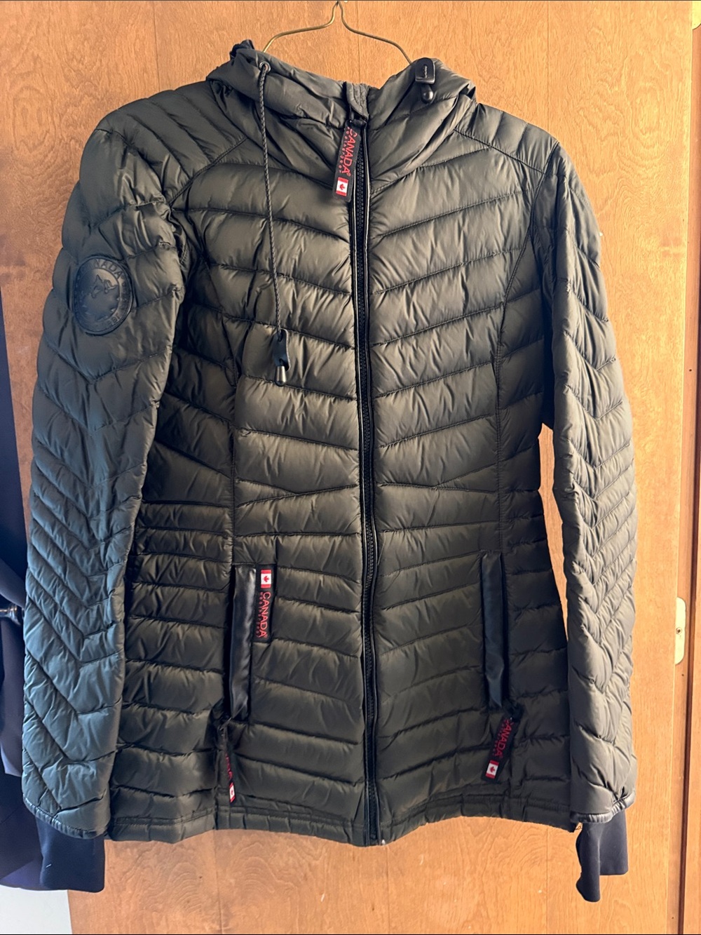 Lightweight Quilted Hooded puffy Jacket in Dark Green - Canada weathergear